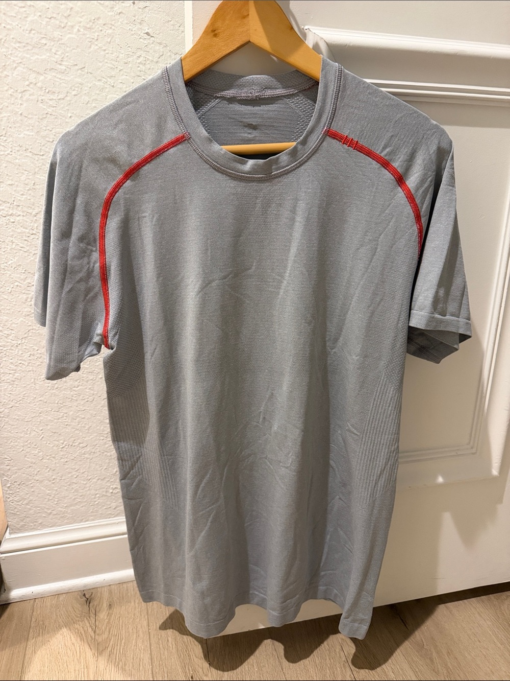 Men’s Lululemon Athletic Shirt